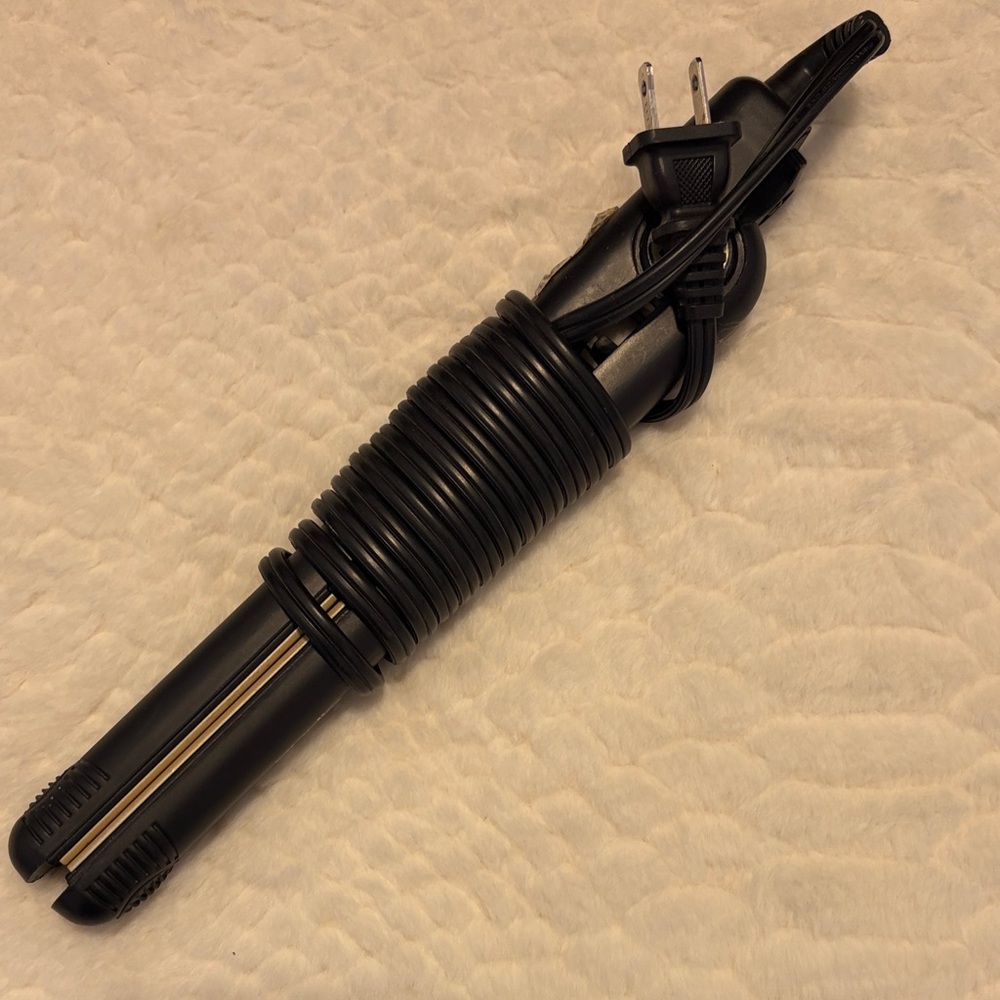 Andis Black Hair Styling Tool straightener